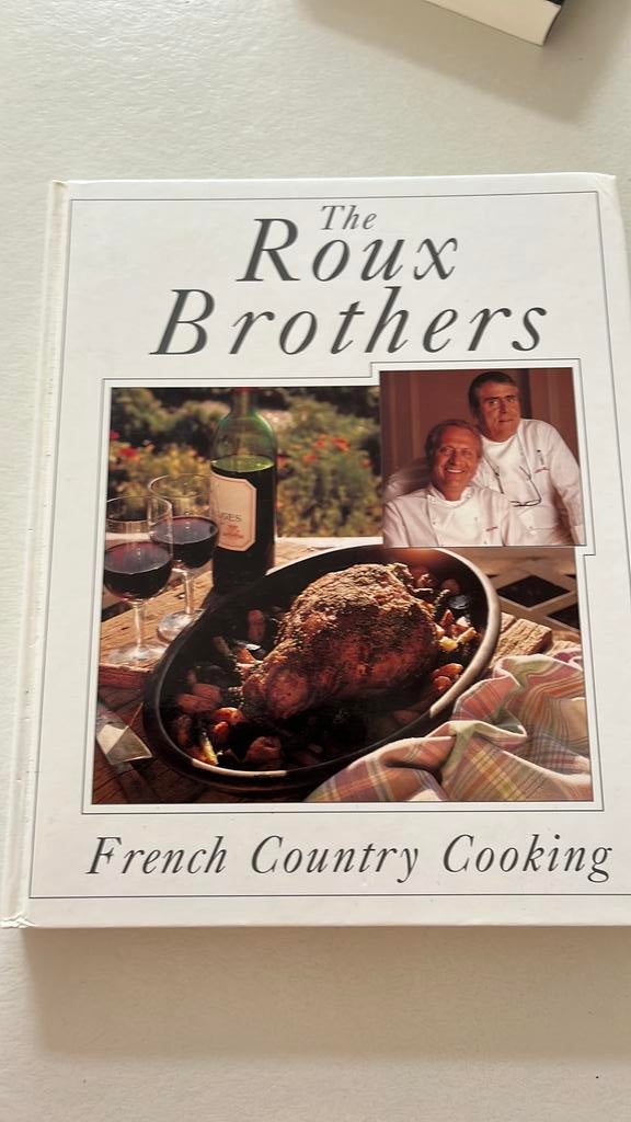 The Roux Brothers French Country Cooking, Boeken, Kookboeken, Ophalen of Verzenden, Gelezen, Frankrijk