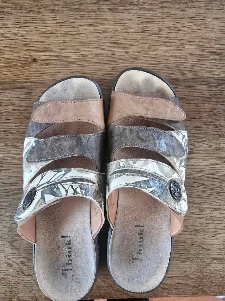 Slippers van het merk Think. Maat 40 nauwlijks gedragen, Ophalen of Verzenden