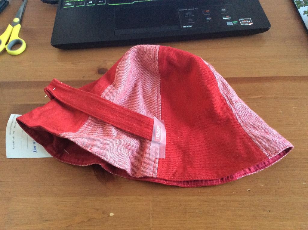 Esprit "Maja Hippie Hat". Rood. Nieuw, Kleding | Dames, Hoeden en Petten, 56 of 57 cm (M, 7 of 7⅛ inch), Hoed, Nieuw, Ophalen of Verzenden