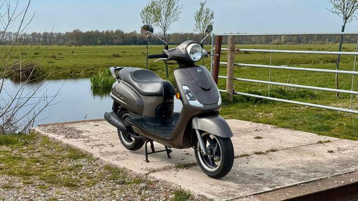 Sym Fiddle 2 snorfiets, slechts 10800KM gelopen!, Fietsen en Brommers, Scooters | SYM, Gebruikt, Fiddle, Maximaal 25 km/u, Benzine