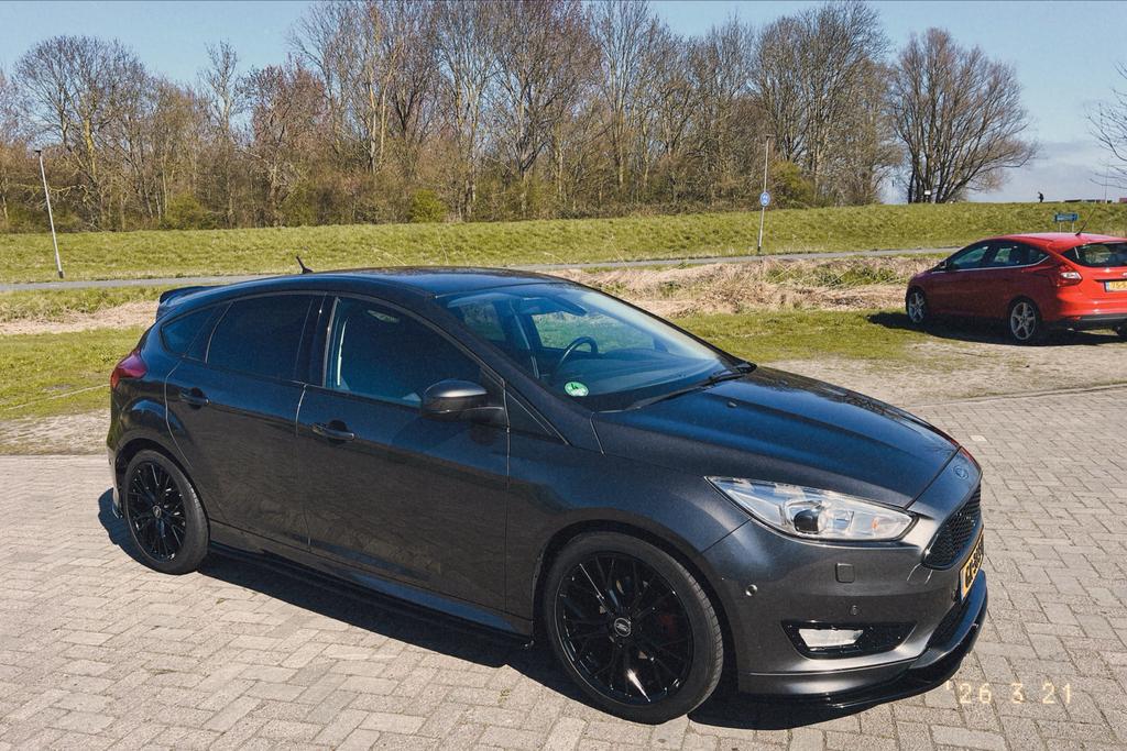 Ford Focus ST-Line 1.0 ecoboost NIEUWE MOTOR!, Auto's, Ford, Particulier, Focus, ABS, Achteruitrijcamera, Adaptieve lichten, Airbags