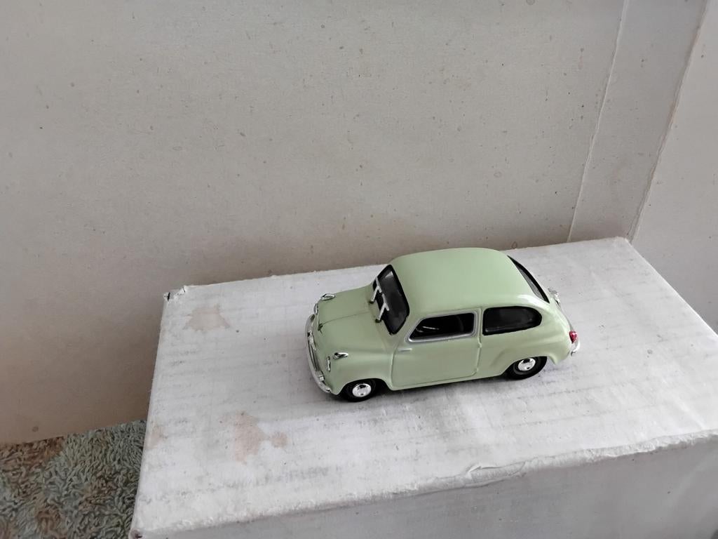 SOLIDO  SEAT  600   1958    LICHTGROEN SPAANSE STADSAUTO, Ophalen of Verzenden, Auto, Solido