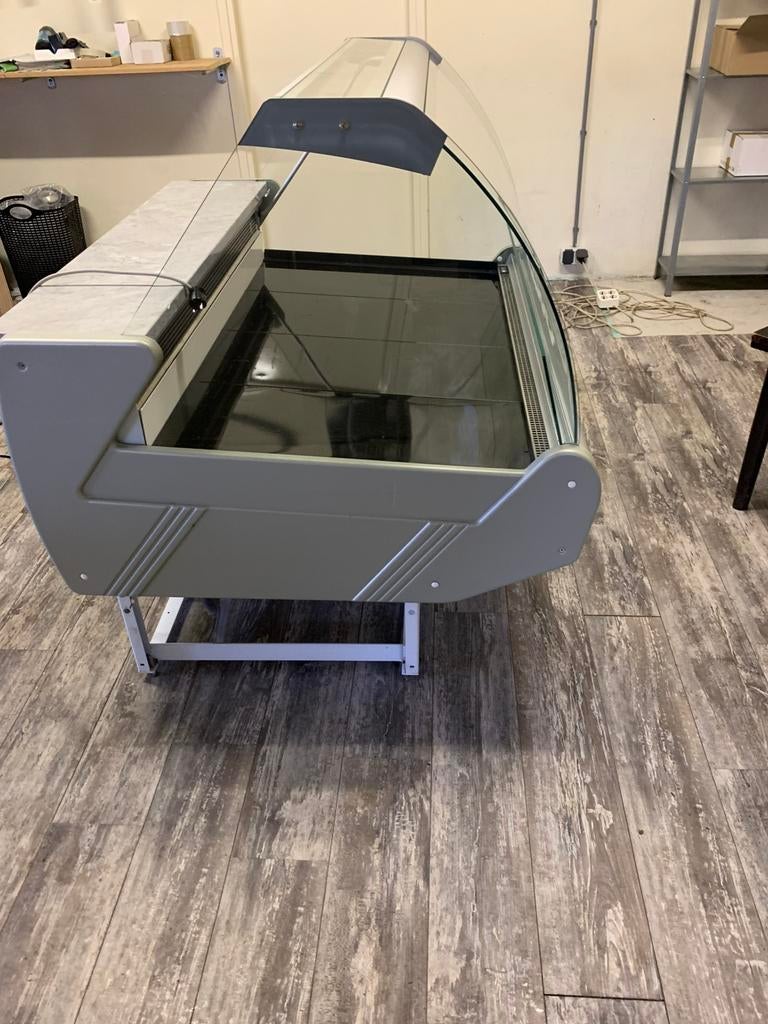 Koelvitrine, Witgoed en Apparatuur, Ophalen, Zonder vriesvak, 200 liter of meer, 160 cm of meer