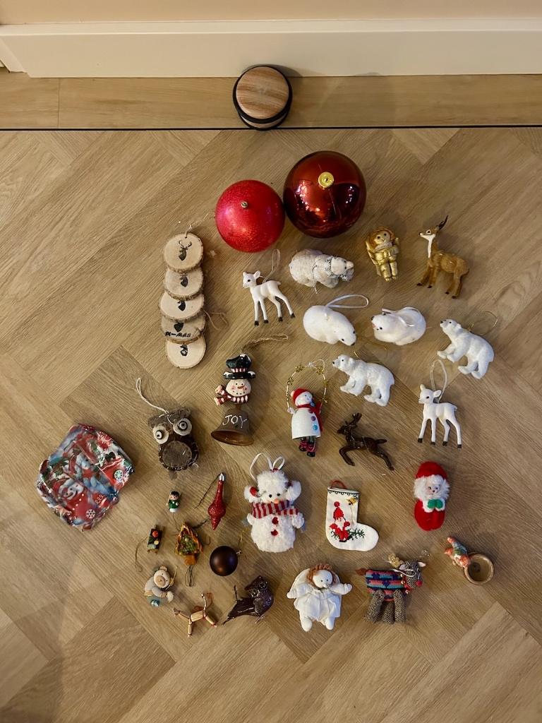 Z.g.a.n. Kerst decoratie: kerstballen, hangers, stickers enz, Diversen, Kerst, Ophalen of Verzenden, Zo goed als nieuw