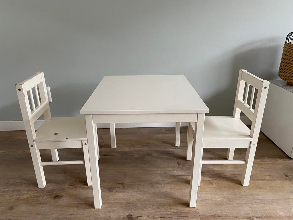 Kindertafel met 2 stoeltjes wit t.e.a.b., Ophalen, Gebruikt, Tafel(s) en Stoel(en)