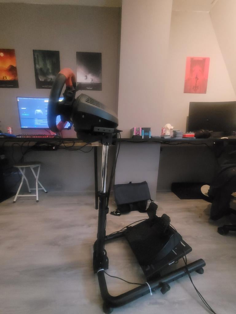 Thrustmaster T150 Ferrari stuur met pedalen en stand, Ophalen, Gebruikt, 1 speler, Racen en Vliegen