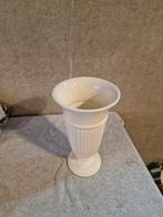 Vaas Wedgwood Edme., Huis en Inrichting, Woonaccessoires | Vazen, Wit, Aardewerk of Porselein, Ophalen of Verzenden, Zo goed als nieuw