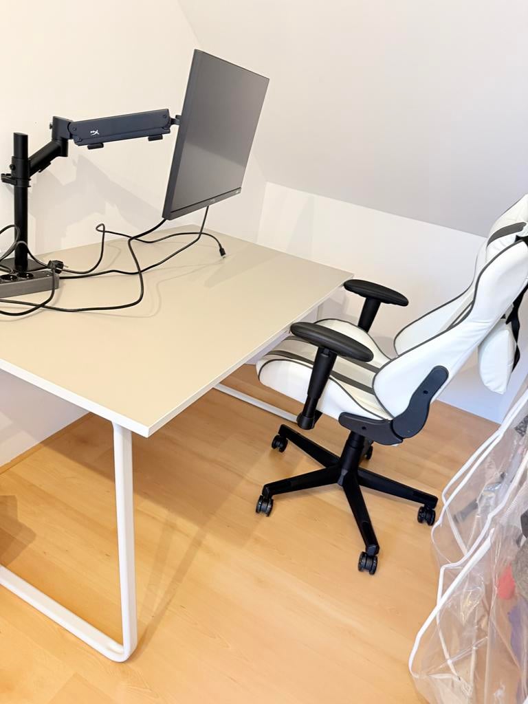 Bureau met stoel, Ophalen, Hout, Zo goed als nieuw, Computerbureau