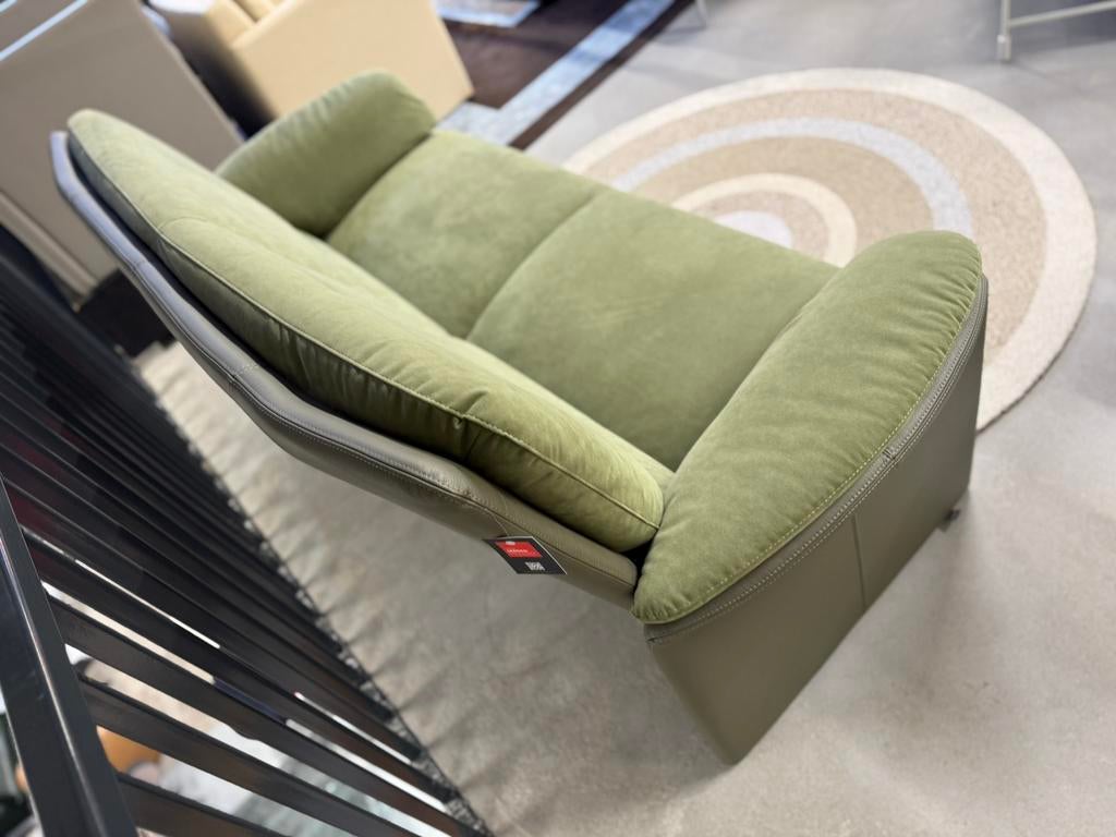 Nieuw Leolux Catalpa Bank 2,5 Zits Groen Alcantara, Evidence, Rechte bank, Nieuw, Tweepersoons