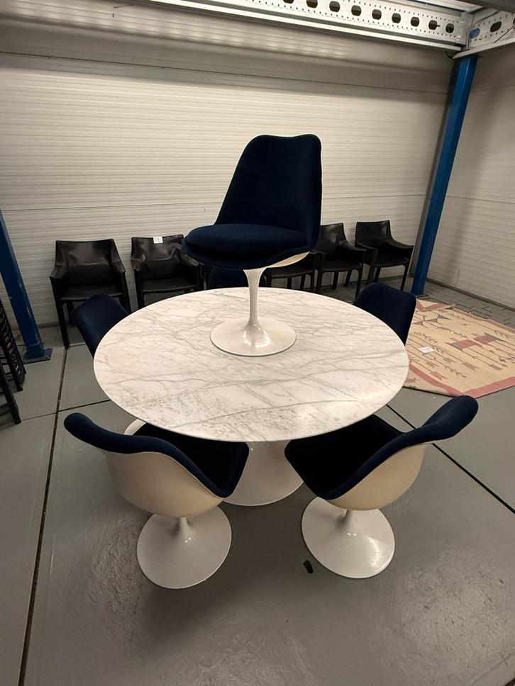 Vintage 1970 Saarinen marmeren tafel met 6 Knoll stoelen, Huis en Inrichting, Tafels | Eettafels, 50 tot 100 cm, 100 tot 150 cm