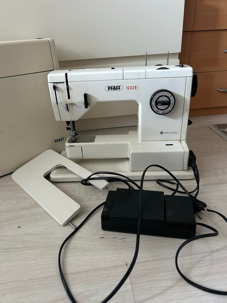 Defecte Pfaff 1222E naaimachine reparatie, Hobby en Vrije tijd, Naaimachines en Toebehoren, Ophalen, Gebruikt, Naaimachine, Pfaff