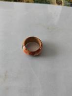 Houten ring met bloemenpatroon, Ophalen of Verzenden, Dame of Heer