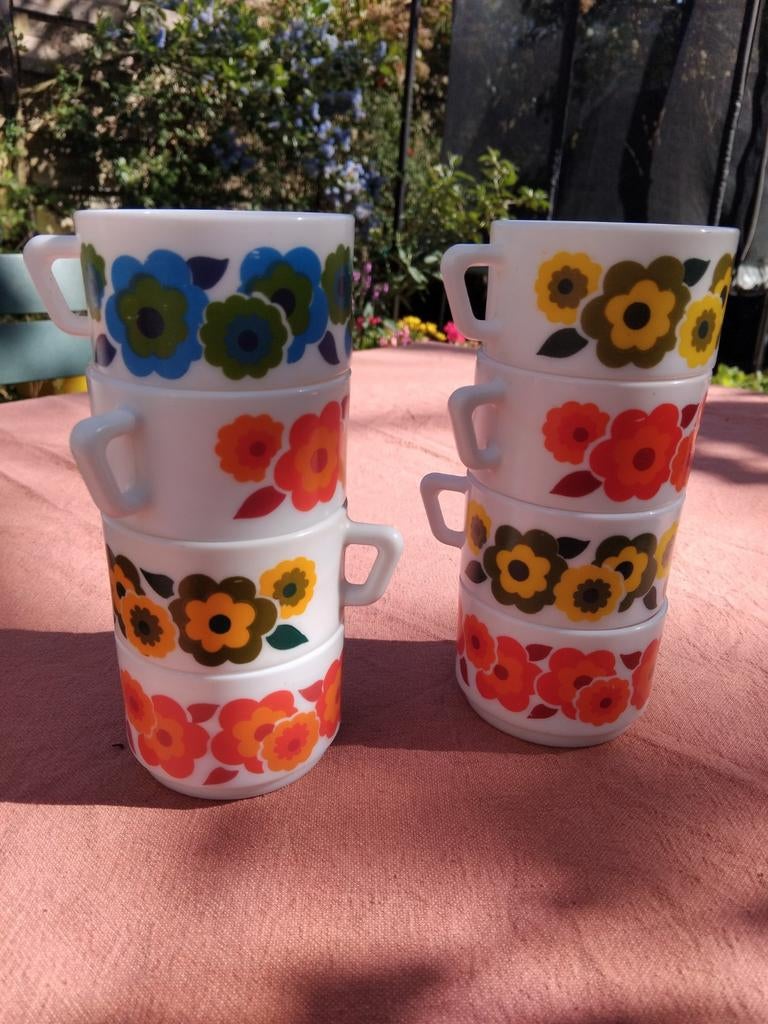Vintage Arcopal Espresso Mokjes - Bloemenprint, Antiek en Kunst, Antiek | Servies los, Ophalen