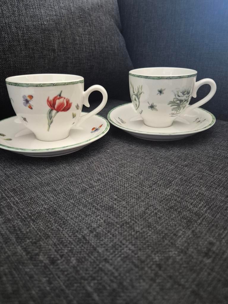 2x JBS Kop en Schotel met Bloemen en Vlinders, Keramiek, Ophalen of Verzenden, Zo goed als nieuw, Overige stijlen