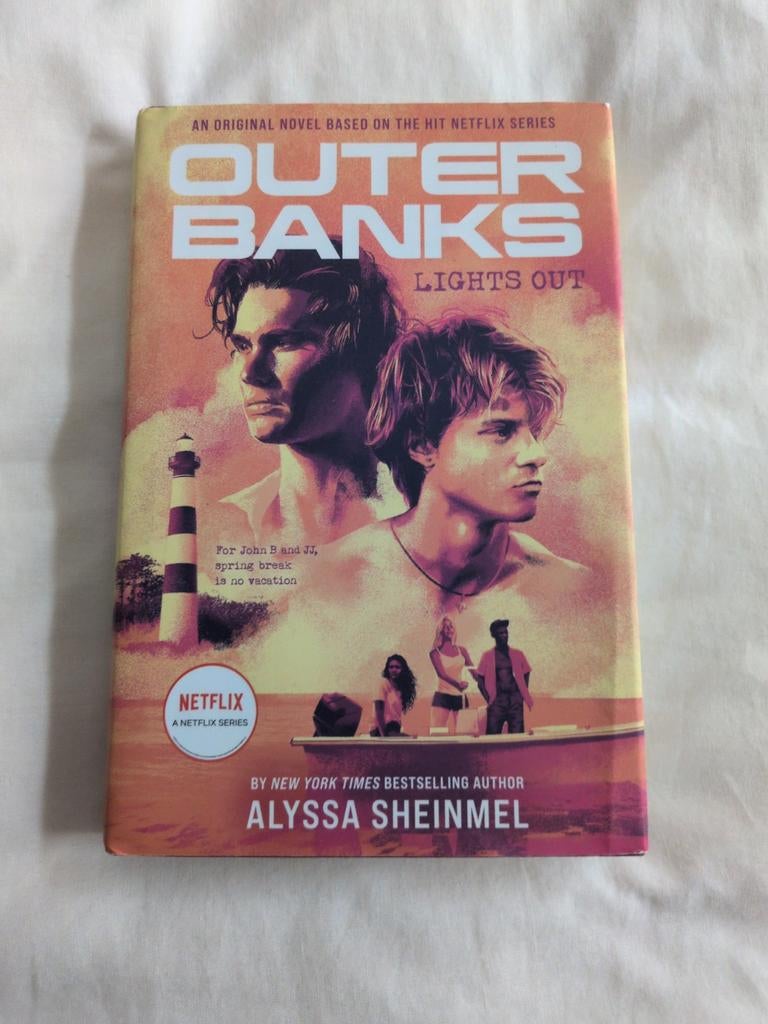 Outer Banks: Lights Out - Netflix Serie Boek, Ophalen of Verzenden, Zo goed als nieuw, Alyssa Sheinmel, Amerika