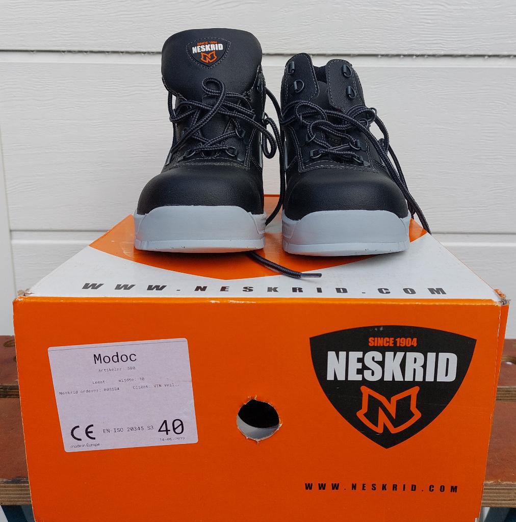 Hoog model NESKRID nieuwe werkschoenen maat 40, Ophalen of Verzenden, Nieuw