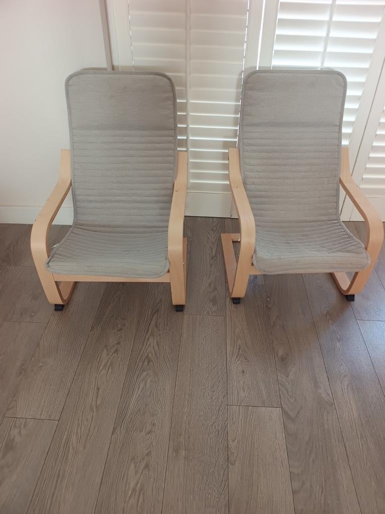 2x IKEA Poäng kinderstoel met lichtgrijze hoezen, Ophalen, Twee, Modern, Scandinavisch, Zo goed als nieuw