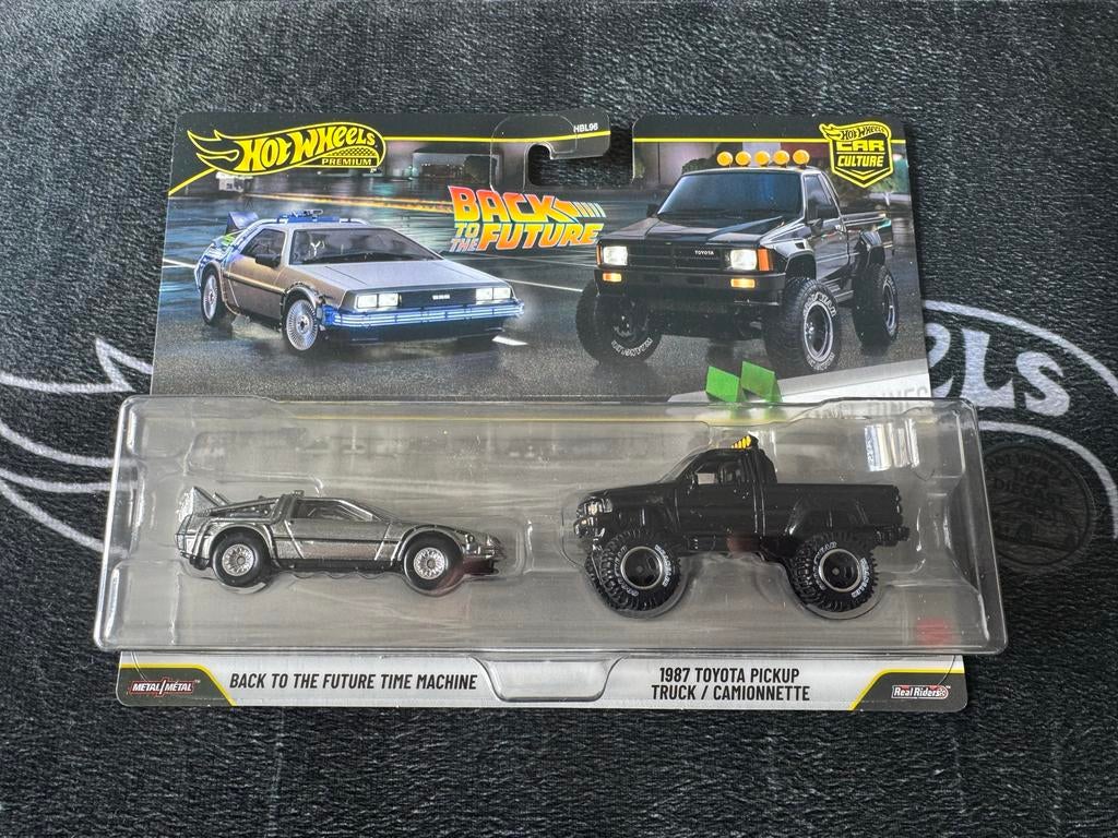 Hot Wheels Back to the Future DeLorean & Toyota Pickup, Ophalen of Verzenden, Nieuw, Auto
