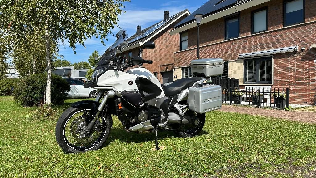 Honda VFR 1200 XD DCT Crosstourer, Motoren, Occasion, Handvatverwarming, 4 cilinders, Motorrijbewijs A