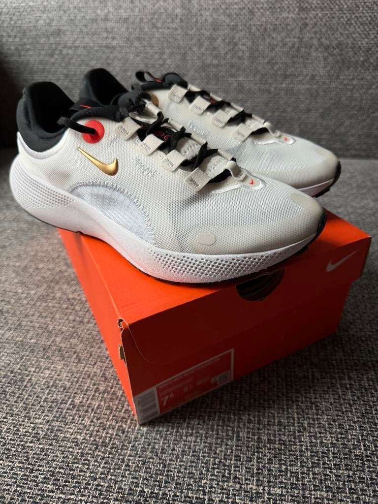 Nike React Escape RN maat 38.5, Kleding | Dames, Schoenen, Wit, Nieuw, Ophalen of Verzenden, Sneakers of Gympen