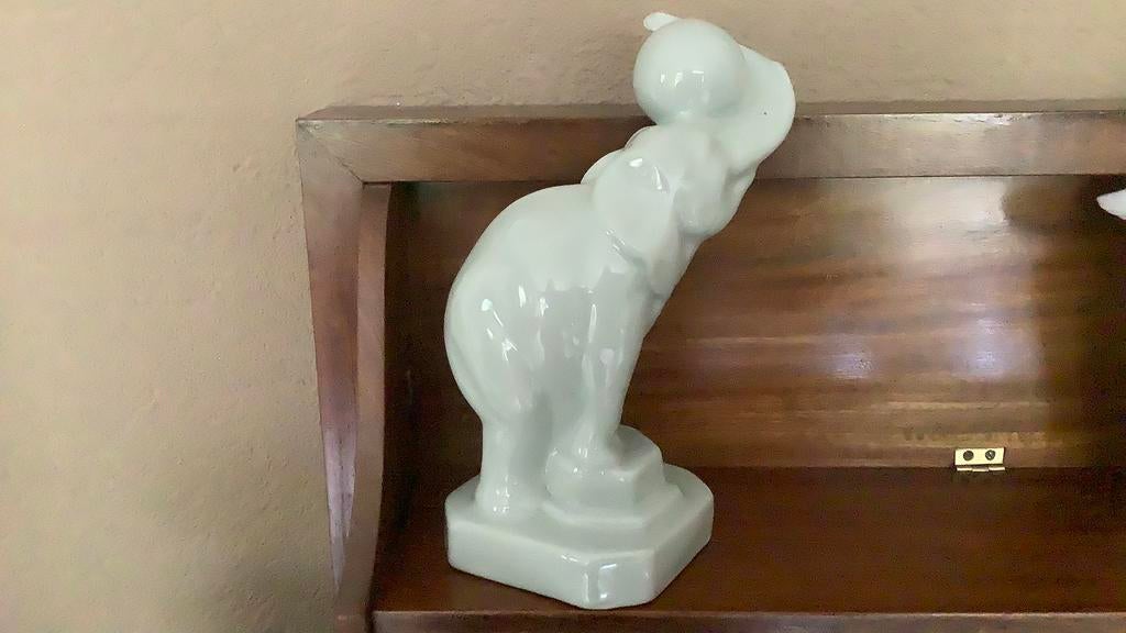 Celadon lichtgroene olifant van porselein  zie omschrijving., Ophalen of Verzenden, Nieuw, Dier