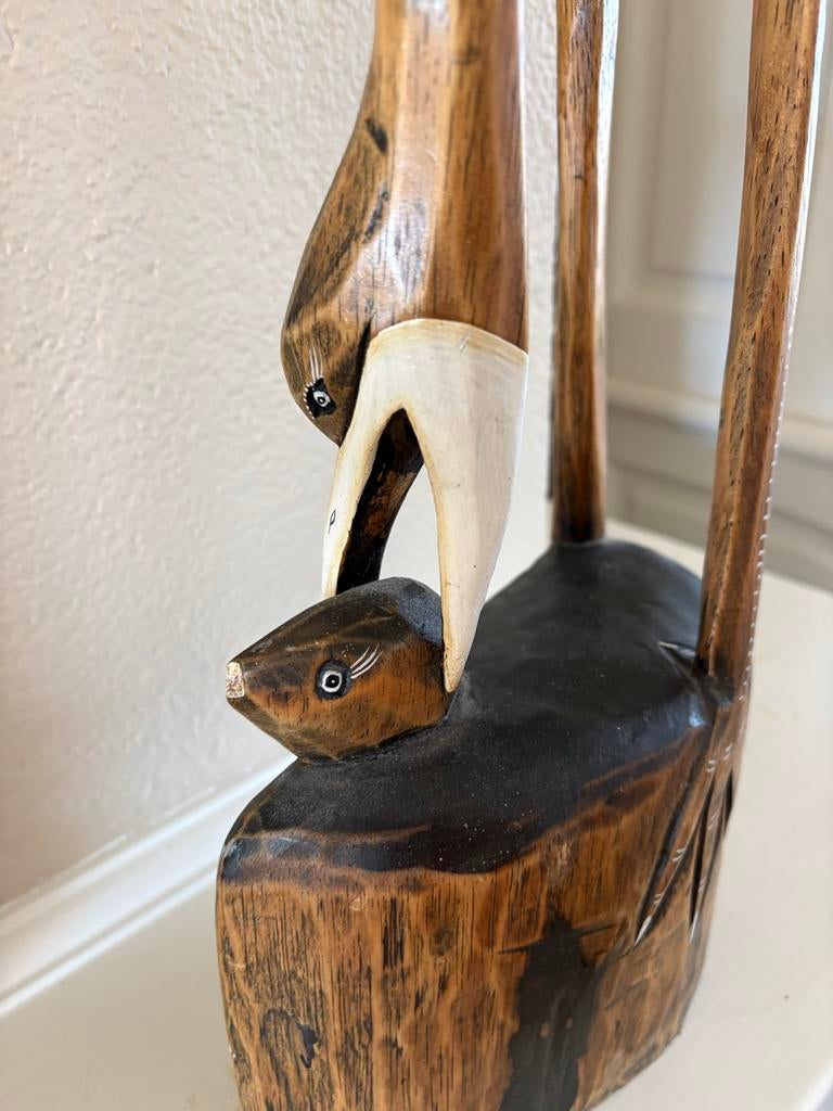 Houten Reiger met Vis - 80 cm hoog, Tuin en Terras, Tuinbeelden, Ophalen of Verzenden, Gebruikt, Hout, Dierenbeeld