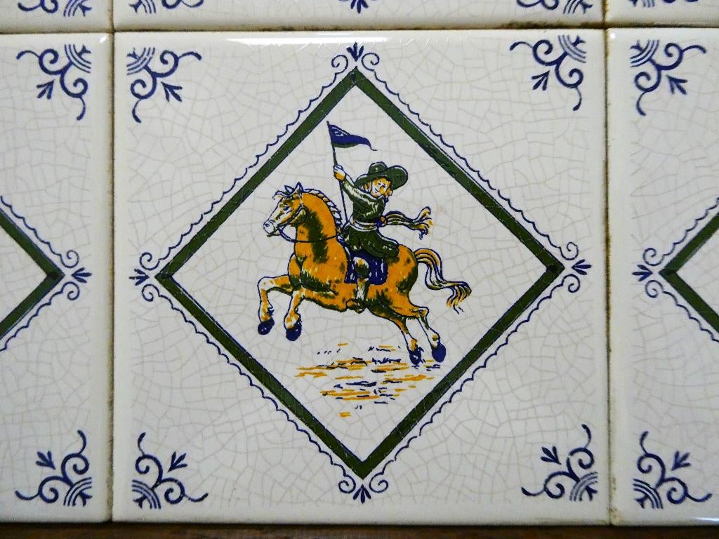 Dienblad tegeltableau vlaggendrager te paard vaandel drager, Ophalen of Verzenden