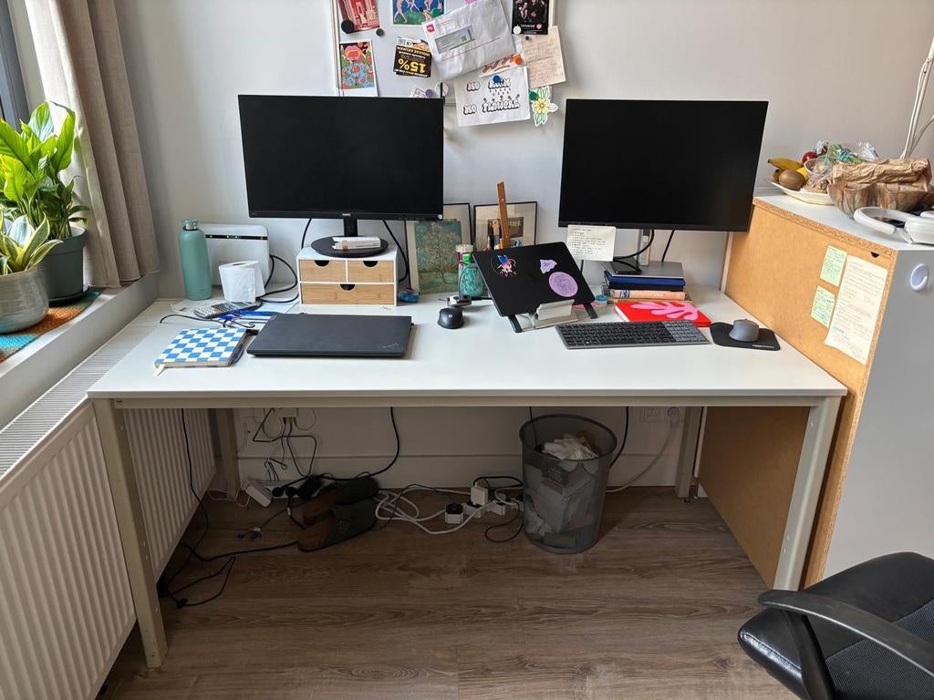 Desk table, Ophalen, Zo goed als nieuw
