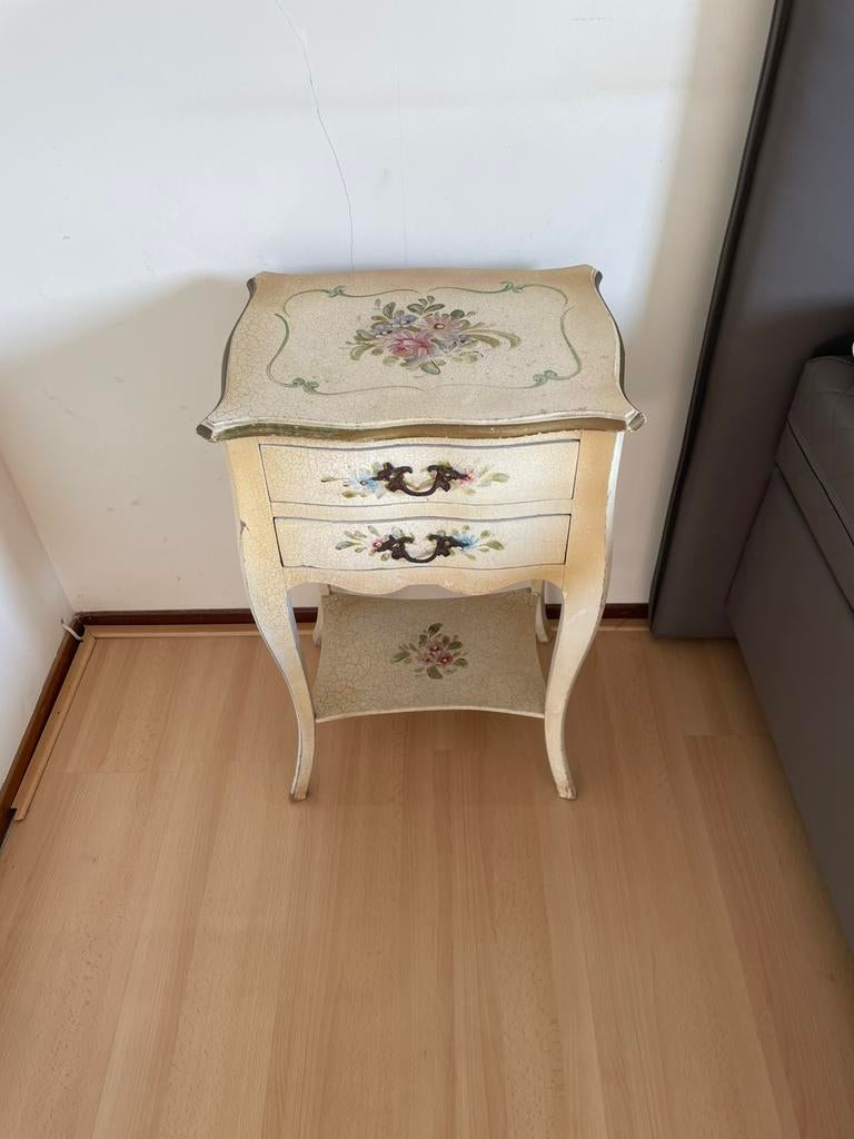 Kastje /bijzettafel met bloemmotief,nachtkastje, Florentijns, Ophalen, Gebruikt, Rechthoekig, Minder dan 55 cm