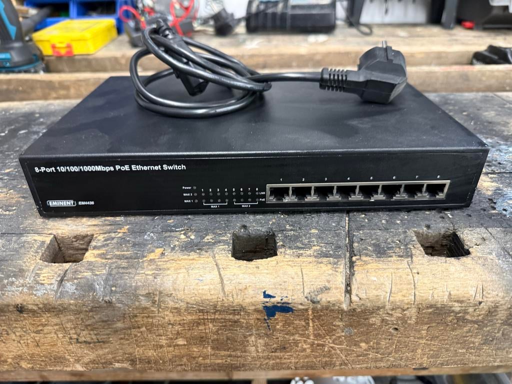 Eminent EM4436 8-Poort PoE Ethernet Switch, Ophalen of Verzenden, Gebruikt