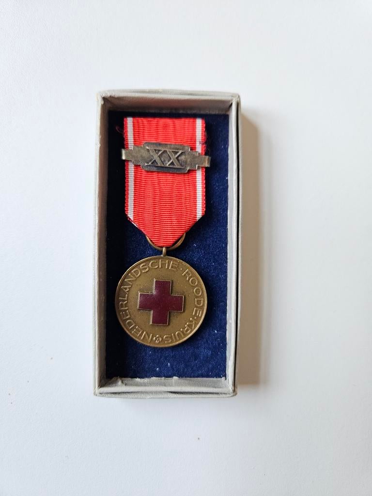 Medaille trouwe dienst Rode Kruis onderscheiding gesp 20 jr, Verzamelen, Ophalen of Verzenden