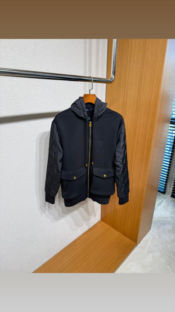 Prada, Ophalen of Verzenden, Zo goed als nieuw, Zwart