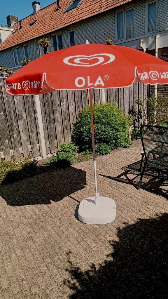 Ola ijs parasol met rijdbare voet, Ophalen, Huis en Inrichting