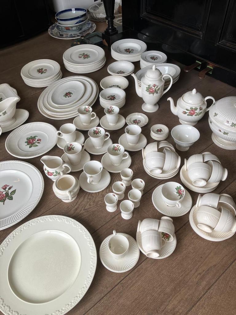 Over Compleet Wedgwood servies "Moss Rose", Ophalen, Gebruikt, Wedgwood, Porselein