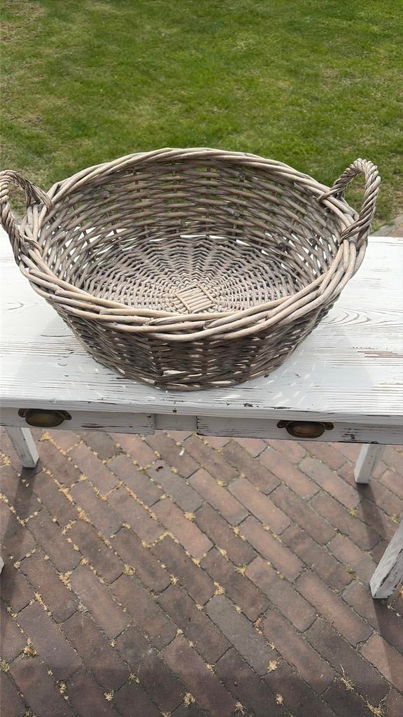 Mand brocante, Ophalen of Verzenden, Zo goed als nieuw, Rond, Riet
