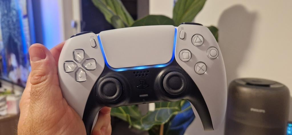 PS5 DualSense Controller Wit – Zeer net (driehoek defect), Ophalen of Verzenden, Zo goed als nieuw, Controller, PlayStation 5