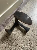 Gietijzeren schoenmakers leest, Ophalen