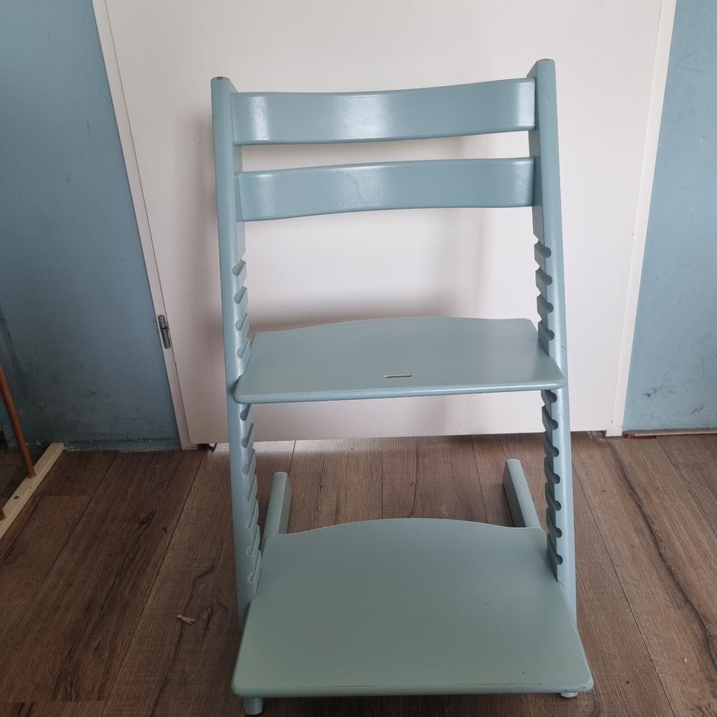 Lichtblauwe Stokke Tripp Trapp stoel - Gebruikt maar geliefd, Kinderen en Baby's, Ophalen, Gebruikt, Meegroeistoel