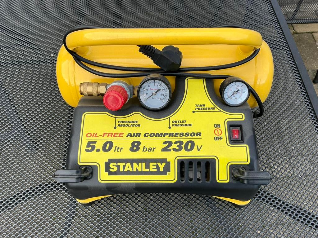 Stanley Compressor, Ophalen, 6 tot 10 bar, Zo goed als nieuw, 200 tot 400 liter/min