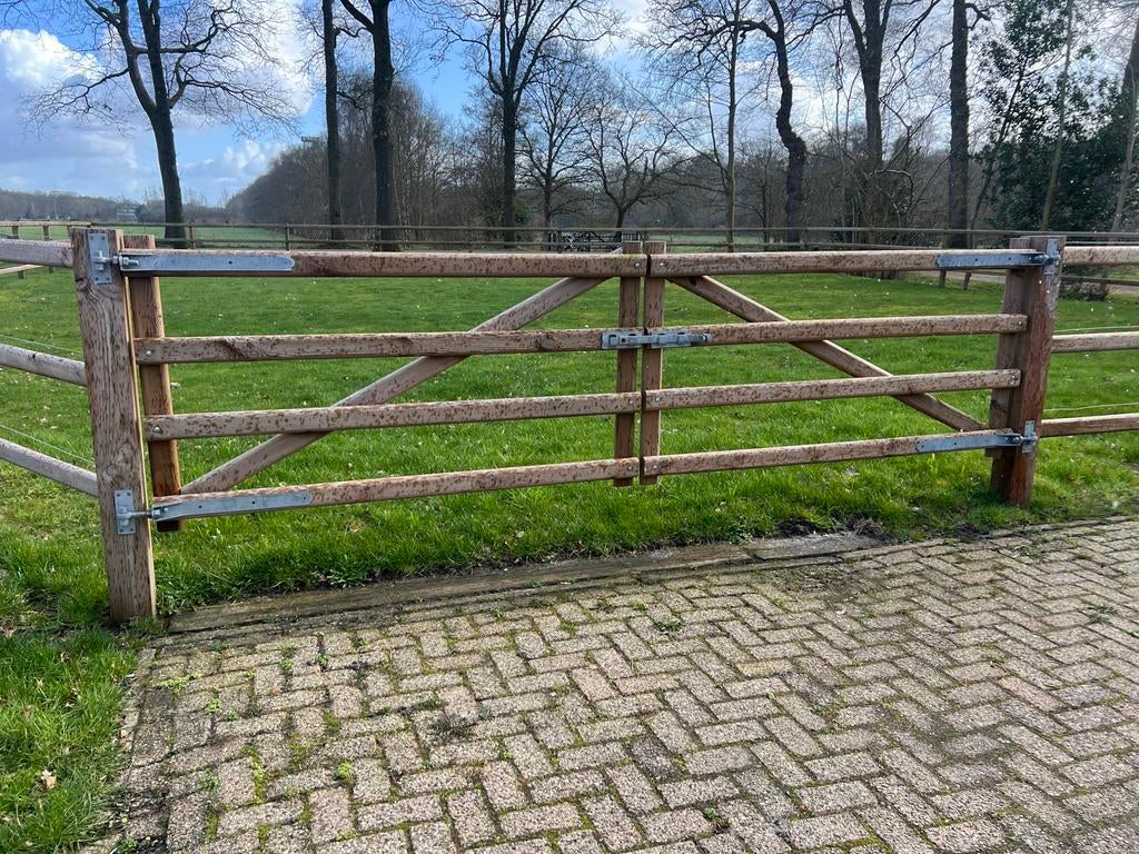 2 Dubbele Houten Poorten - 400 cm breed, Tuin en Terras, Ophalen, Met poort, Zo goed als nieuw, Tuinhek