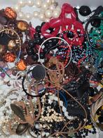 Party sieraden komt uit erfenis., Ophalen of Verzenden, Overige materialen, Overige typen