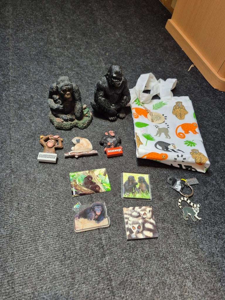 Pakket met 11 apen / primaten / gorilla / bonobo etc spullen, Verzamelen, Dierenverzamelingen, Ophalen of Verzenden, Nieuw, Beeldje of Figuurtje
