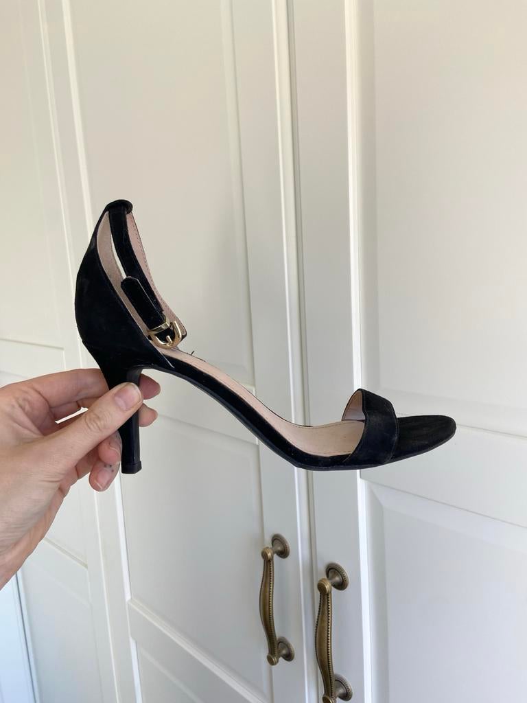Zwarte velvet sandalen met hak maat 39, Kleding | Dames, Zwart, Zo goed als nieuw, Sandalen of Muiltjes, Ophalen of Verzenden