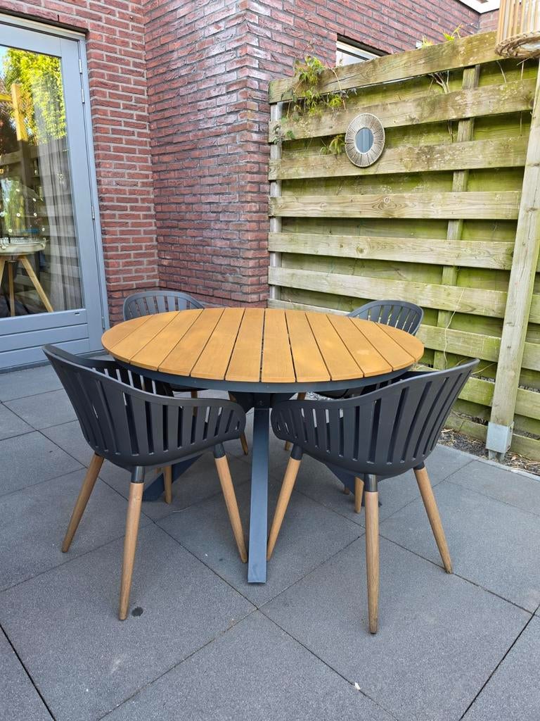 Prachtige tuinset met 4 stoelen en tafel (120 cm), 4 zitplaatsen, Gebruikt, Ophalen of Verzenden, Tuinset