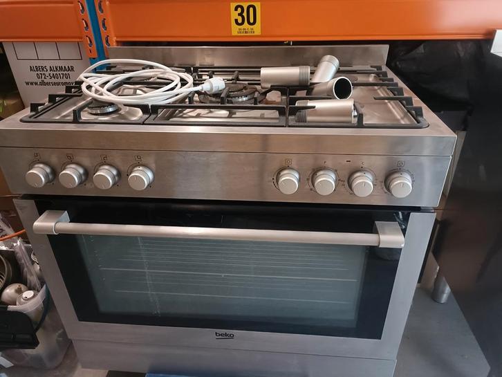 BEKO GM15120DXPRNL fornuis 90.0cm INOX, Witgoed en Apparatuur, Fornuizen, Zo goed als nieuw, Vrijstaand, Gas, 4 kookzones, 85 tot 90 cm