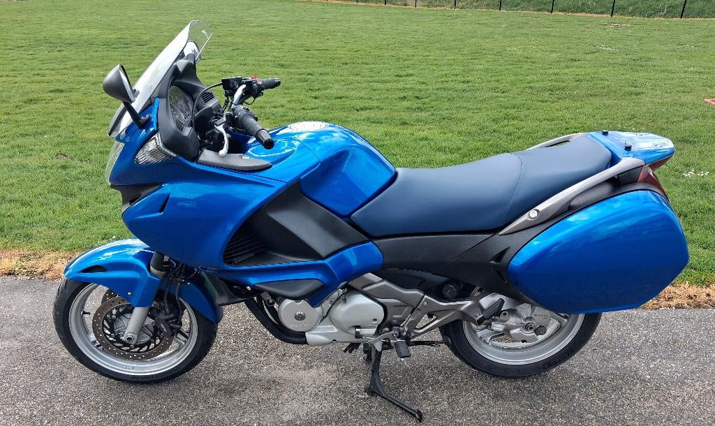 DONKER BLAUW ZADEL - NT 700 V  DEAUVILLE -  BUDDY, Ophalen of Verzenden, Gebruikt