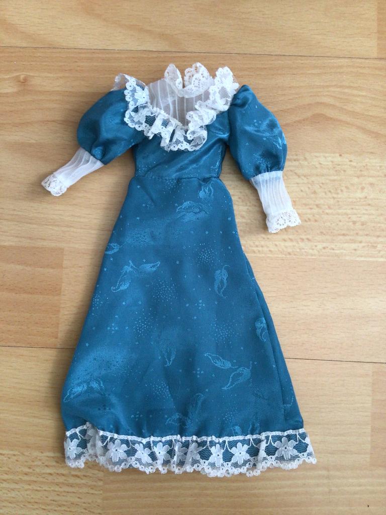 Vintage Barbie Sindy Fleur, Verzamelen, Poppen, Ophalen of Verzenden, Zo goed als nieuw, Kleertjes