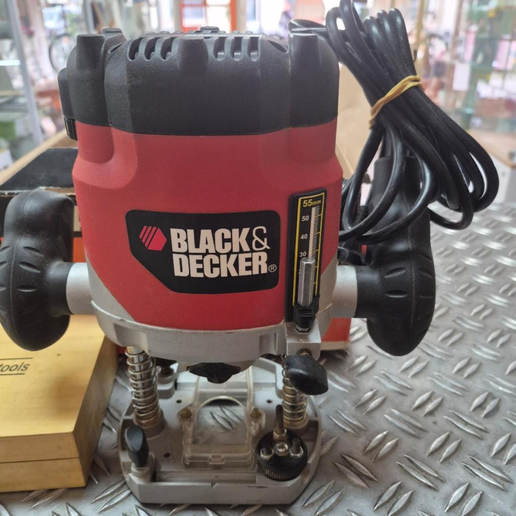 Black en Decker KW850E met 12 delige freesset Betaal in3!, Black en Decker, Zo goed als nieuw, Support@blackendecker.com, 701 E. Joppa Road
Towson, MD 21286
USA