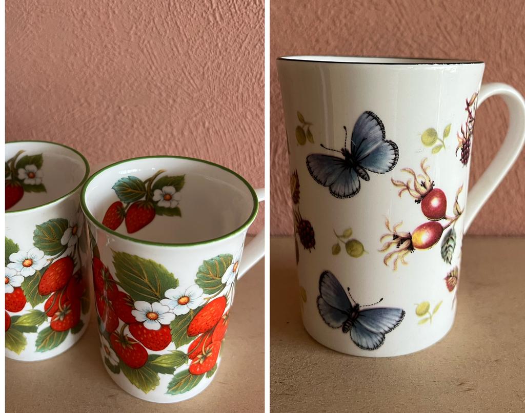 Twee mokken met aardbeien en een mok met vlinders en bessen, Ophalen of Verzenden, Zo goed als nieuw, Overige stijlen, Kop(pen) en/of Schotel(s)