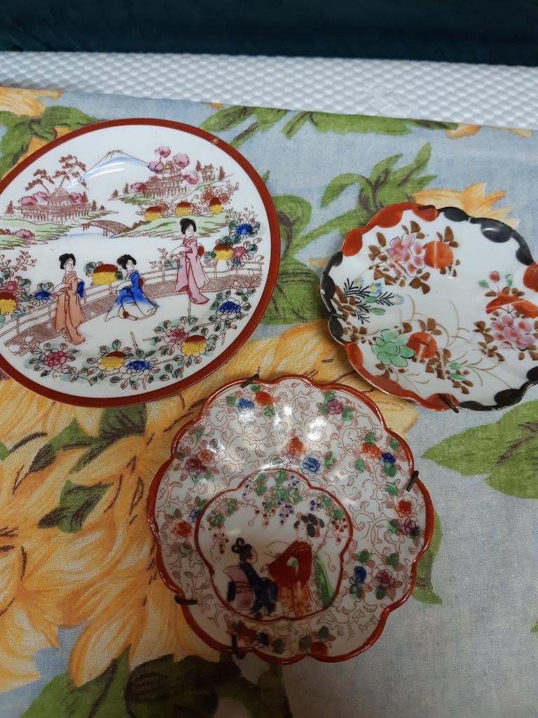 Set van antieke Japanse bordjes handgeschilderde decor, Antiek en Kunst, Antiek | Porselein, Ophalen of Verzenden